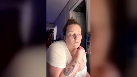 Snapshot of naughtybabe29 chatting on March 21, 2026, 3:00 am naughtybabe29 online show from March 21, 2026, 3:00 am