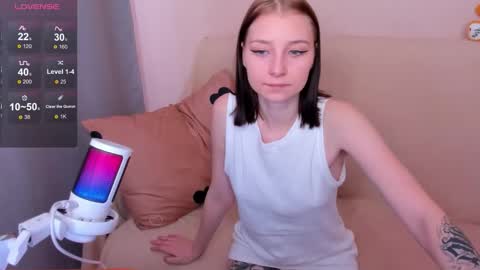 Snapshot of naughtybunny1_ chatting on October 27, 2025, 6:06 am NaughtyBunny online show from October 27, 2025, 6:06 am