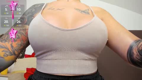 Snapshot of naughtycleo chatting on September 19, 2025, 4:14 am cleo online show from September 19, 2025, 4:14 am