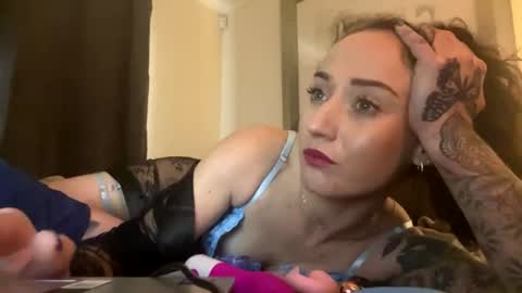 naughtycoupleweare online show from July 25, 2026, 5:16 am