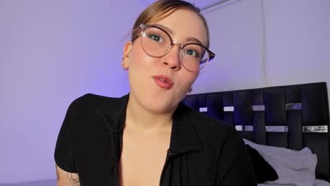 Snapshot of naughtycurvybbx chatting on October 29, 2025, 5:10 am LANAindependent model online show from October 29, 2025, 5:10 am