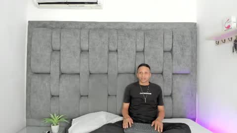 naughtyfusion_os online show from July 7, 2026, 1:04 pm