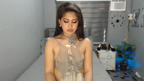 Snapshot of naughtykeats chatting on February 24, 2025, 1:13 am Crystal online show from February 24, 2025, 1:13 am