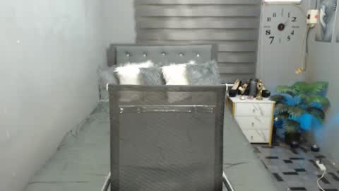 Snapshot of naughtykeats chatting on October 22, 2025, 7:02 pm Crystal online show from October 22, 2025, 7:02 pm