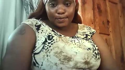 Snapshot of naughtylisah chatting on November 18, 2025, 2:43 pm naughtylisah online show from November 18, 2025, 2:43 pm