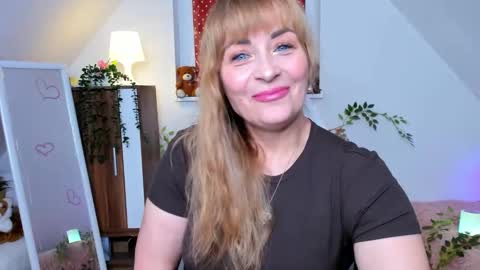 Snapshot of naughtymilane chatting on November 20, 2025, 8:52 pm Milana - on air every day except Wednesday from 9 pm to 4 am European time online show from November 20, 2025, 8:52 pm