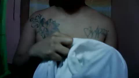 Snapshot of naughtymom_33 chatting on October 18, 2025, 2:03 am naughtymom_33 online show from October 18, 2025, 2:03 am