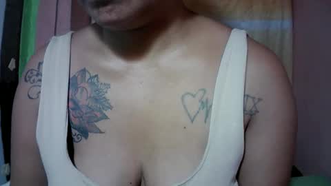 Snapshot of naughtymom_33 chatting on October 31, 2025, 7:42 am naughtymom_33 online show from October 31, 2025, 7:42 am