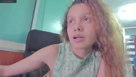 Snapshot of naugthtycurls chatting on February 3, 2025, 9:50 pm Arantxa online show from February 3, 2025, 9:50 pm