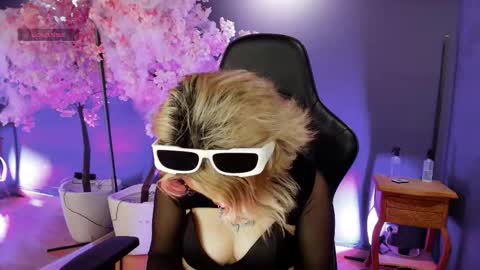 Snapshot of navier__ chatting on November 4, 2025, 3:22 pm Navier online show from November 4, 2025, 3:22 pm