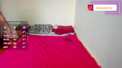 nayara_hinny online show from April 22, 2026, 6:53 pm