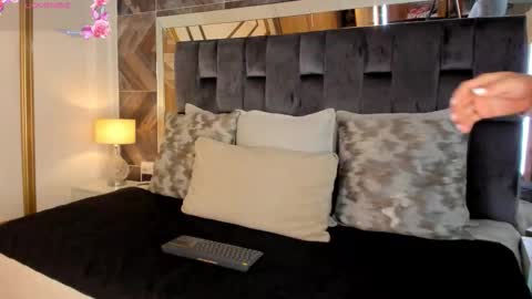 Snapshot of naylagrey chatting on November 1, 2025, 1:24 pm online show from November 1, 2025, 1:24 pm