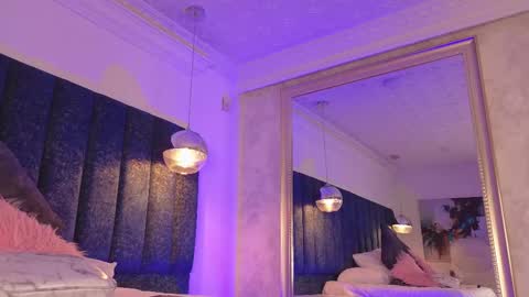 Juli  online show from February 23, 2025, 12:05 pm