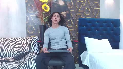 Snapshot of nazper_2 chatting on October 19, 2025, 4:18 pm NAZPER online show from October 19, 2025, 4:18 pm