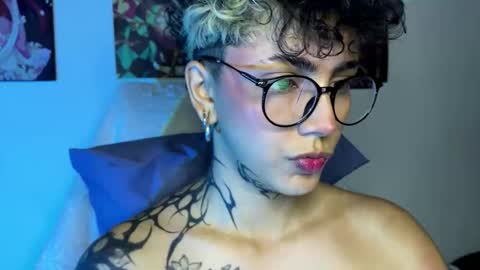 Snapshot of nazzz10 chatting on December 3, 2025, 1:24 am nazzz10 online show from December 3, 2025, 1:24 am