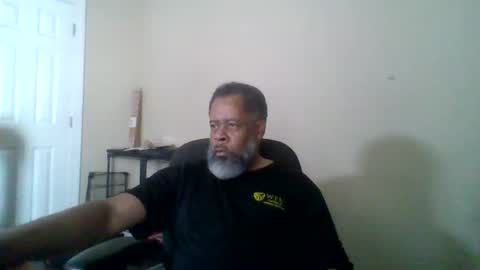 Snapshot of ncmale2021 chatting on September 25, 2025, 6:44 pm Terry online show from September 25, 2025, 6:44 pm