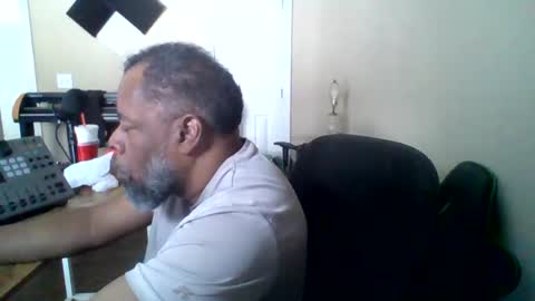 Snapshot of ncmale2021 chatting on November 5, 2025, 4:51 pm Terry online show from November 5, 2025, 4:51 pm