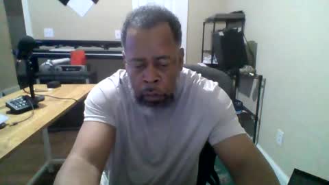 Snapshot of ncmale2021 chatting on November 10, 2025, 2:32 am Terry online show from November 10, 2025, 2:32 am