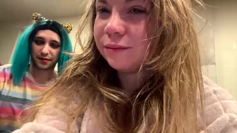 Snapshot of nealiana96 chatting on December 6, 2024, 6:48 am Nealiana online show from December 6, 2024, 6:48 am