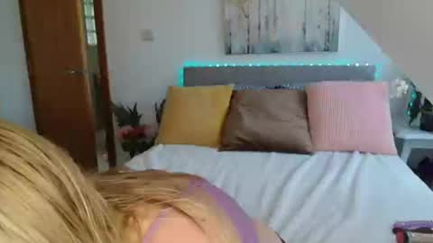 Snapshot of neighbournicole chatting on July 1, 2026, 3:56 pm Birthday online show from July 1, 2026, 3:56 pm