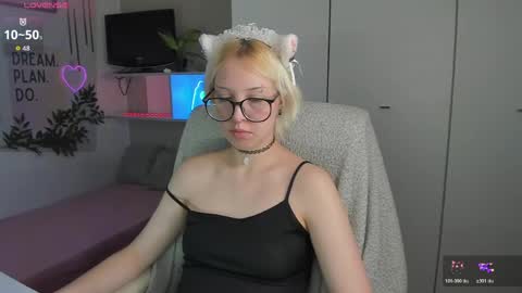 Snapshot of neko_sora chatting on May 4, 2026, 8:38 pm Kate online show from May 4, 2026, 8:38 pm
