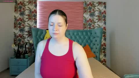 Snapshot of nelliebev chatting on May 1, 2026, 12:32 pm Nellie online show from May 1, 2026, 12:32 pm