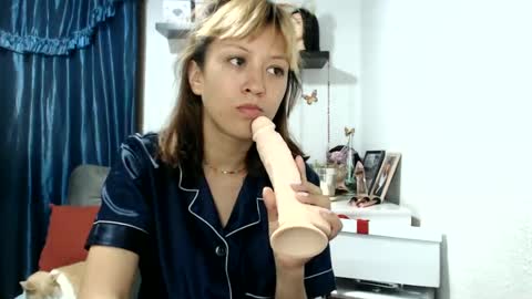 Snapshot of nena_lov chatting on January 16, 2025, 11:16 pm Star online show from January 16, 2025, 11:16 pm