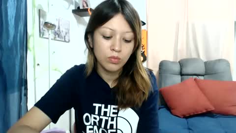 Snapshot of nena_lov chatting on October 6, 2025, 2:53 am Star online show from October 6, 2025, 2:53 am