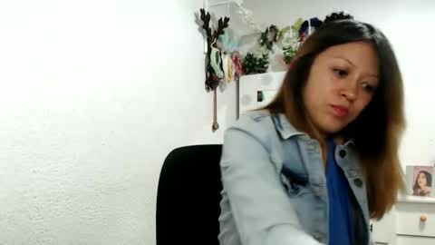 Snapshot of nena_lov chatting on November 24, 2025, 5:34 pm Star online show from November 24, 2025, 5:34 pm