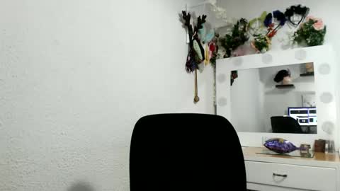 Snapshot of nena_lov chatting on December 1, 2025, 6:02 pm Star online show from December 1, 2025, 6:02 pm