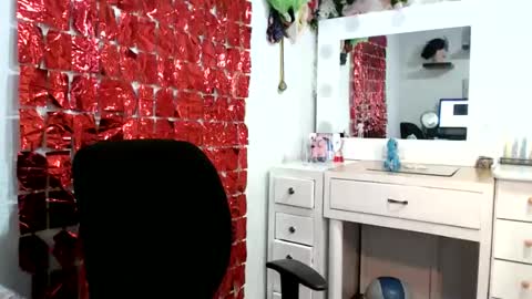 Snapshot of nena_lov chatting on December 17, 2025, 6:14 pm Star online show from December 17, 2025, 6:14 pm