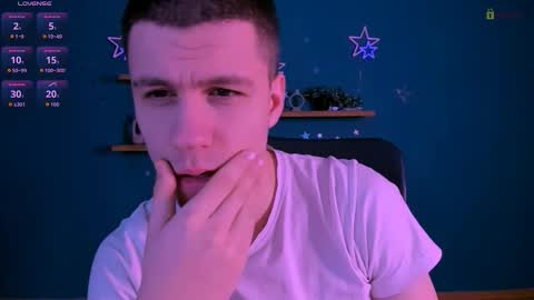 neo_raze_ online show from March 16, 2026, 5:55 am