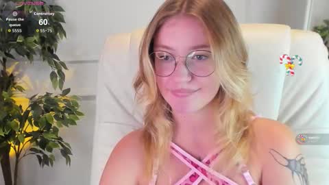 Snapshot of nerissa_xo chatting on October 2, 2025, 8:38 pm Nerissa online show from October 2, 2025, 8:38 pm