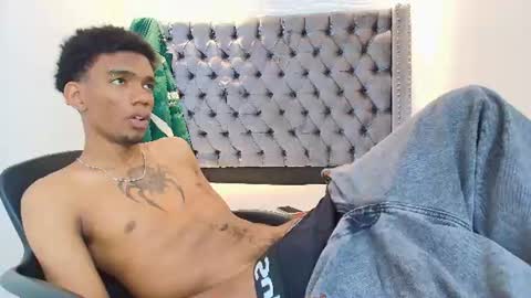 Snapshot of nero_reyd chatting on June 22, 2026, 7:22 pm Nero online show from June 22, 2026, 7:22 pm