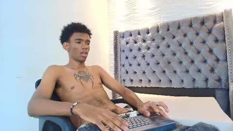 Snapshot of nero_reyd chatting on July 7, 2026, 7:18 pm Nero online show from July 7, 2026, 7:18 pm