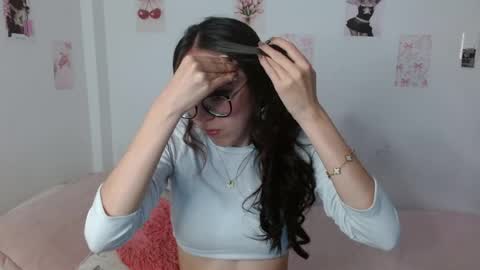 Snapshot of nessaa_ chatting on July 2, 2026, 2:44 am Nessa online show from July 2, 2026, 2:44 am
