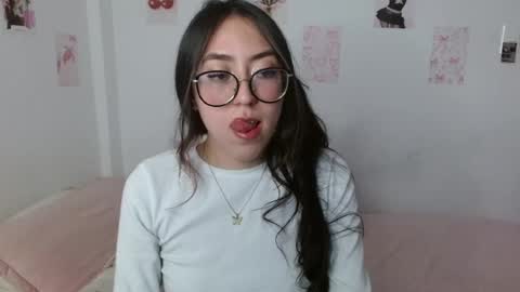 Snapshot of nessaa_ chatting on July 2, 2026, 3:23 am Nessa online show from July 2, 2026, 3:23 am