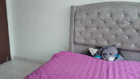 nesuko_kamado online show from December 2, 2025, 2:45 pm