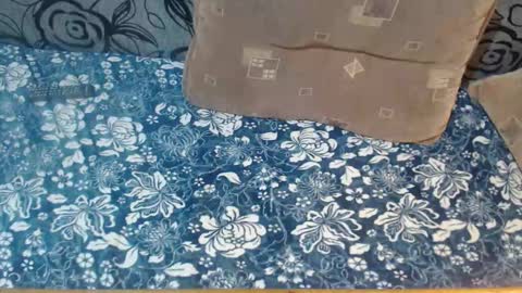 Lilly  online show from December 1, 2025, 3:00 am