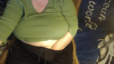 Lilly  online show from February 22, 2026, 3:07 am