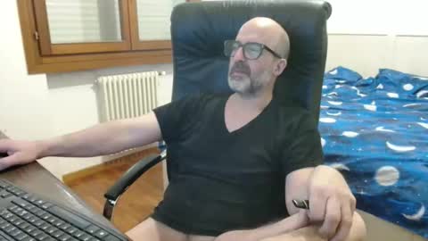 simi online show from March 22, 2026, 5:44 am