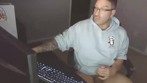 newevo online show from October 20, 2025, 3:51 am