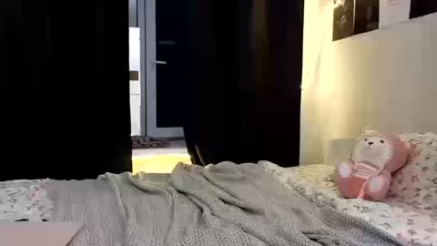 Snapshot of newproject_ chatting on October 12, 2025, 5:45 pm Nova online show from October 12, 2025, 5:45 pm