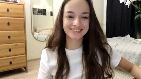 Snapshot of newproject_ chatting on November 5, 2025, 4:18 pm Nova online show from November 5, 2025, 4:18 pm