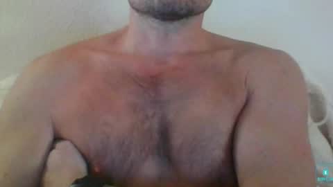 Snapshot of newtyguy90 chatting on December 9, 2024, 8:00 am newtyguy90 online show from December 9, 2024, 8:00 am