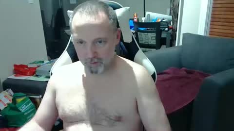 Snapshot of newvvorld chatting on February 12, 2025, 10:59 pm NewWorld online show from February 12, 2025, 10:59 pm