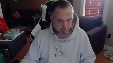 Snapshot of newvvorld chatting on February 18, 2025, 12:39 pm NewWorld online show from February 18, 2025, 12:39 pm