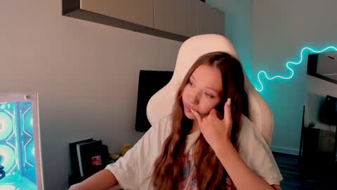 Mina online show from March 5, 2026, 8:54 am