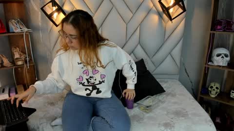 Snapshot of nezukokamado1_ chatting on January 25, 2025, 1:41 pm Milena online show from January 25, 2025, 1:41 pm