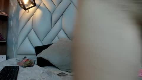 Snapshot of nezukokamado1_ chatting on March 7, 2025, 5:06 pm Milena online show from March 7, 2025, 5:06 pm